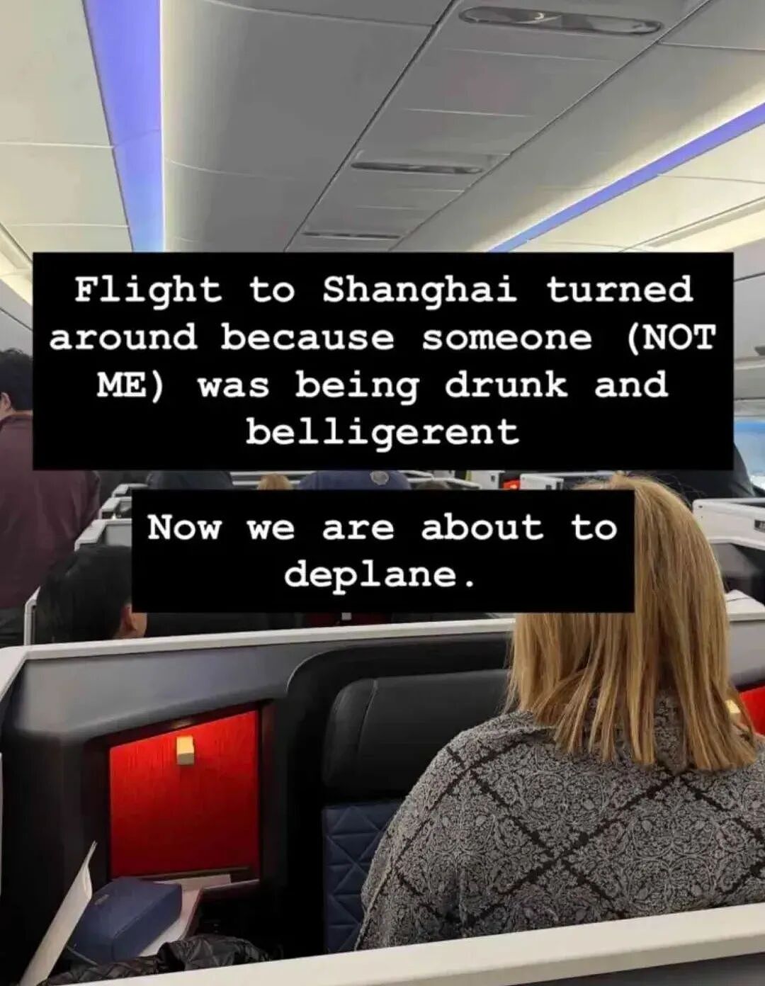 离谱!华人大爷酒后大闹飞机,飞上海航班6小时后突然改降!妻子怒怼:“在中国服务更好!” - 9