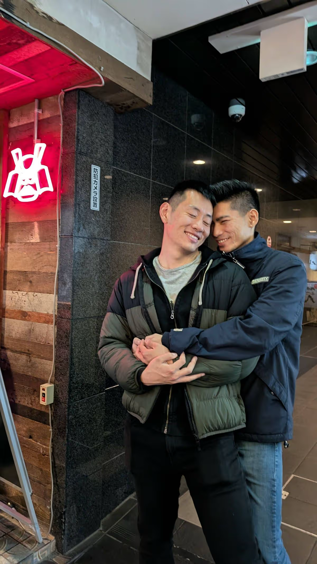5名亚裔男子组成相亲相爱“5人行大家庭”！创始人两口子：是爱情（组图） - 8