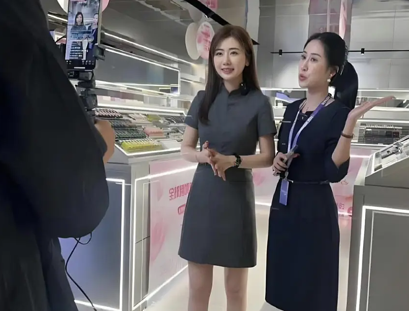 福原爱产后首亮相!首谈与现任丈夫恋爱故事,出轨再婚“被网暴到不敢出门”(组图) - 3