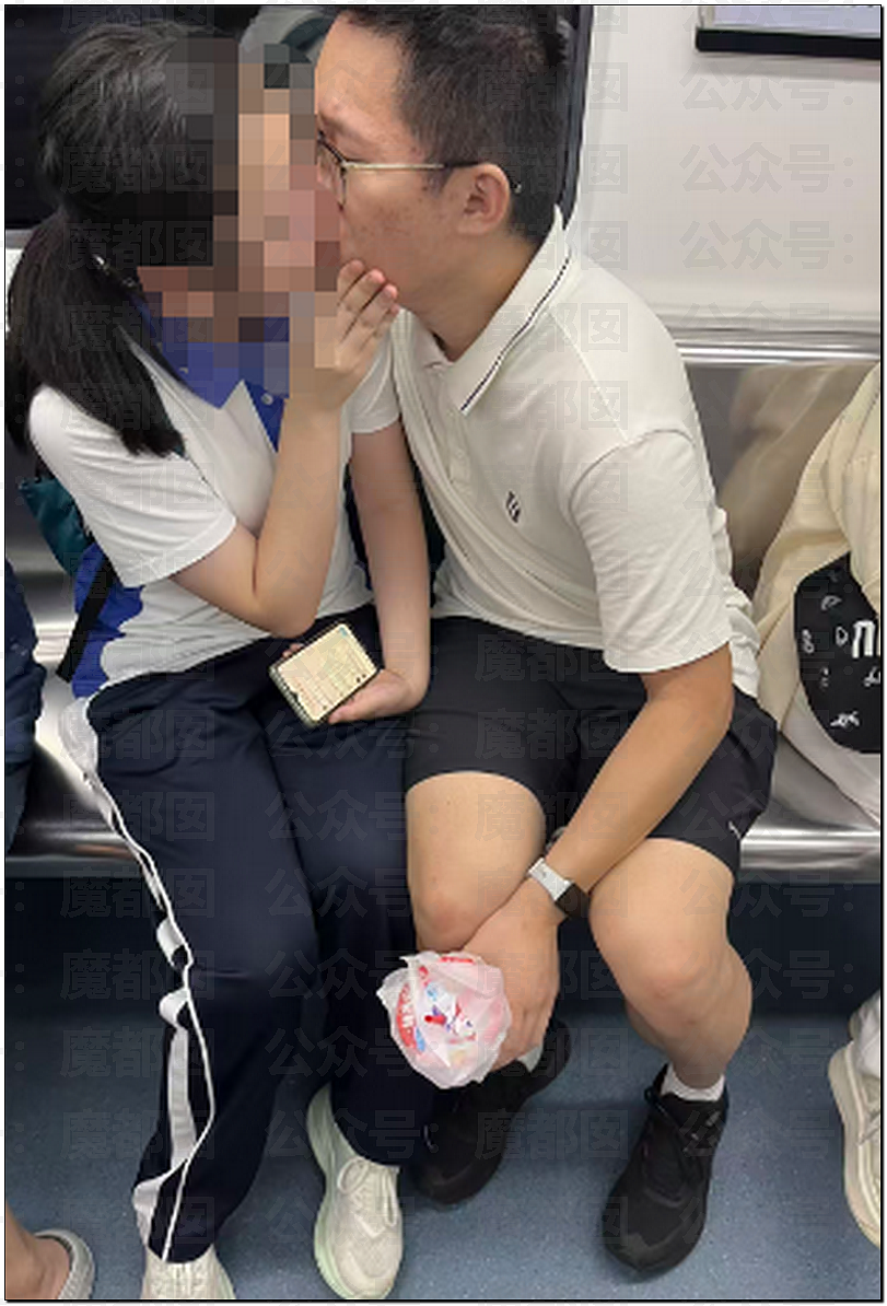 疯传!疑似身穿中学校服小女生和成年男性地铁激吻引发质疑 - 62