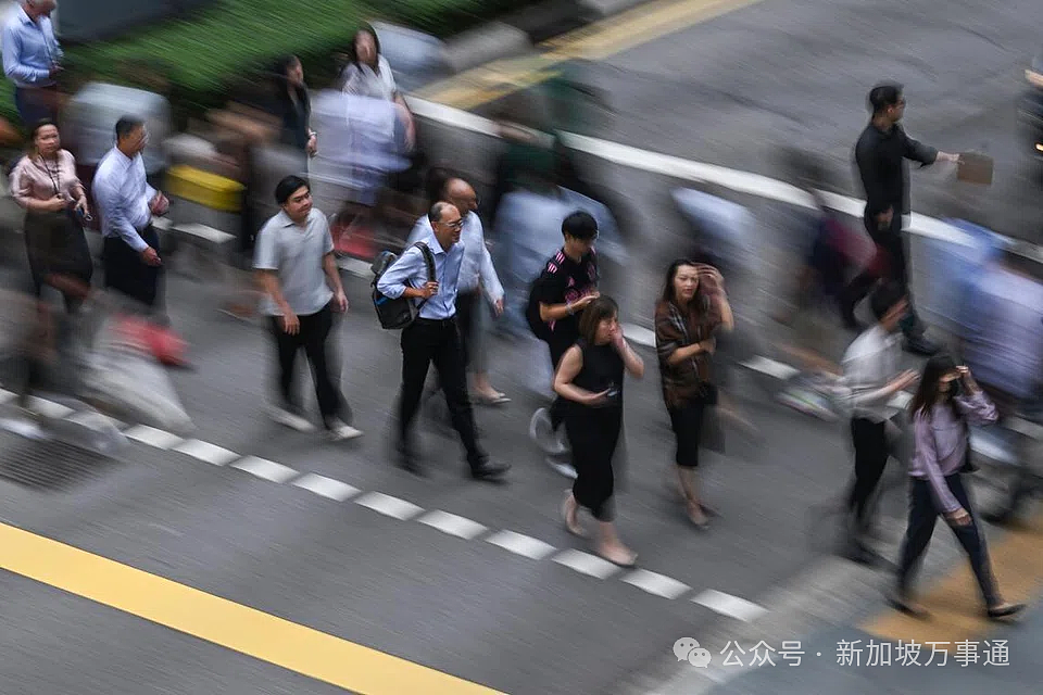 在新加坡的中国打工人，正被PR“身份等级”支配：恐失业、怕回国、越卷越慌... - 9