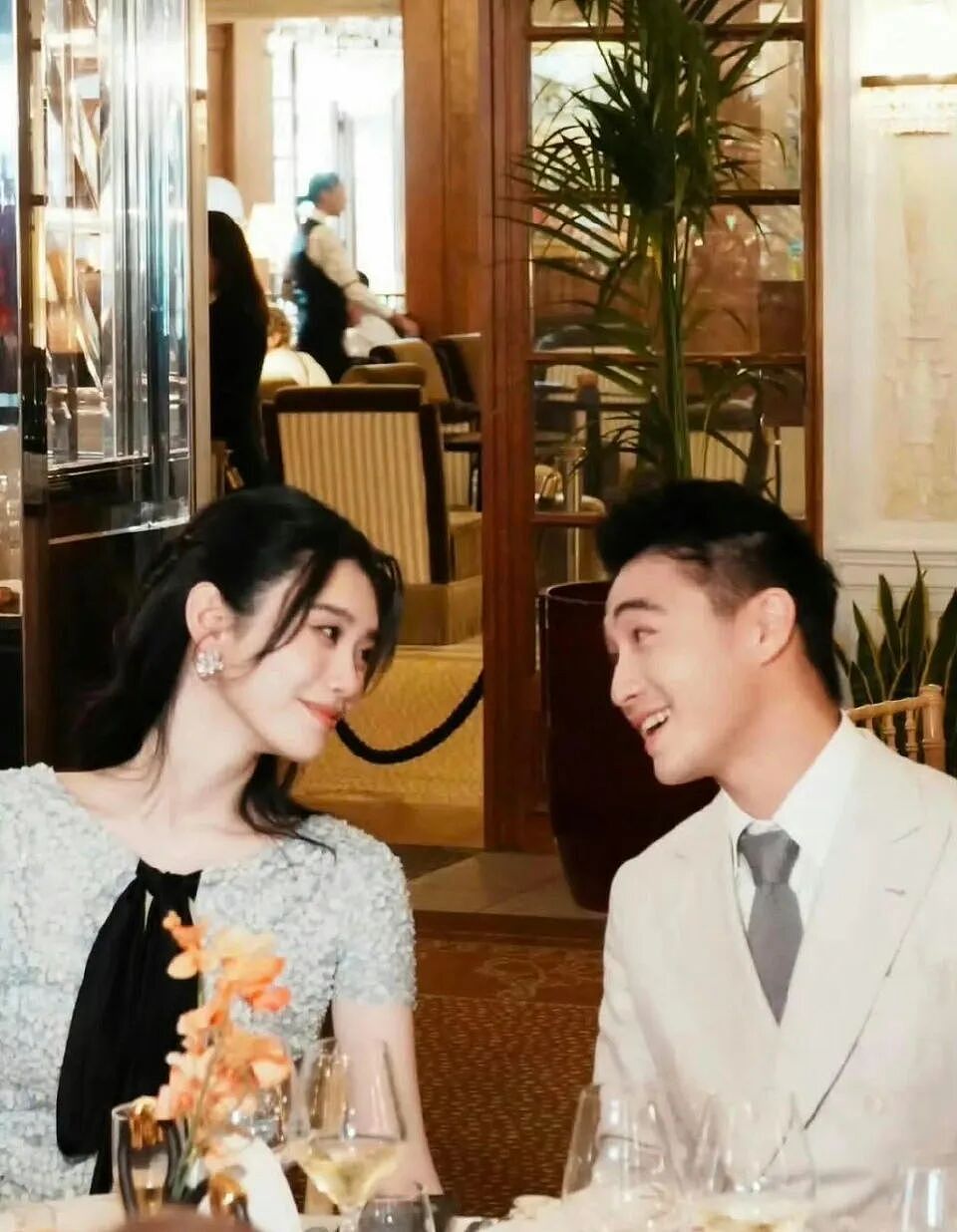 奚梦瑶何猷君婚礼细节曝光，花费上亿被吐槽：好寒酸！ - 15