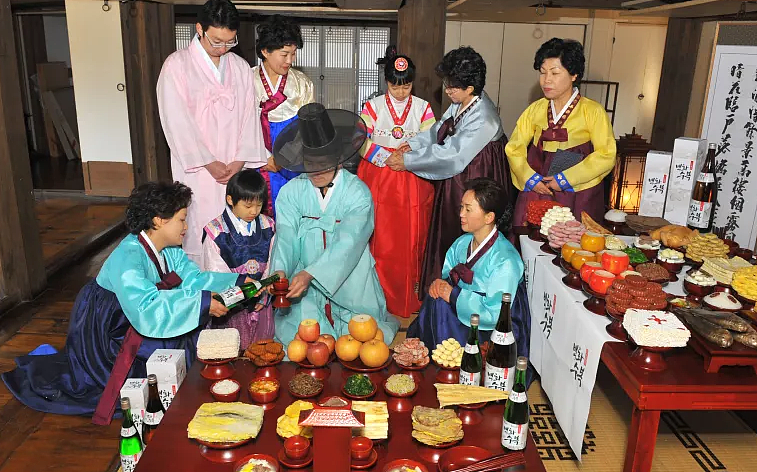 43岁女子领养38岁闺蜜！朋友变母女，只为共度余生！养老2.0时代来了...（组图） - 4