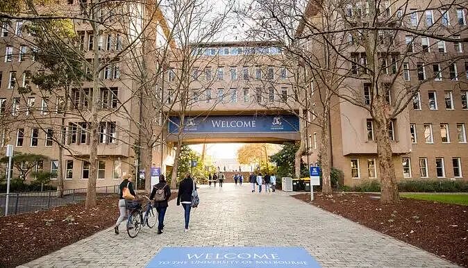躺赢时代终结:澳洲留学名额冻结、签证飙涨、通胀失控,中国学生还去吗 - 4