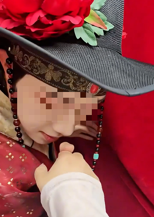 日本妹子打卡韩国帅哥咖啡店后发文吐槽被诈骗!说好的孔刘系帅哥,结果差点没笑死在店里! - 23
