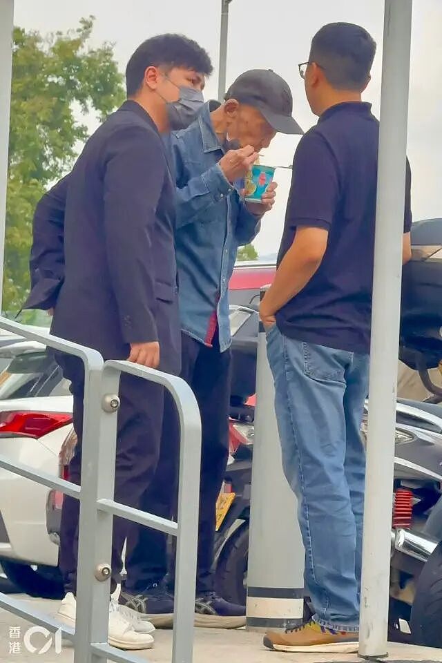 一脚踏五船，“港圈第一渣男”也能被洗白？网友：笑死，全靠同行衬托 - 5