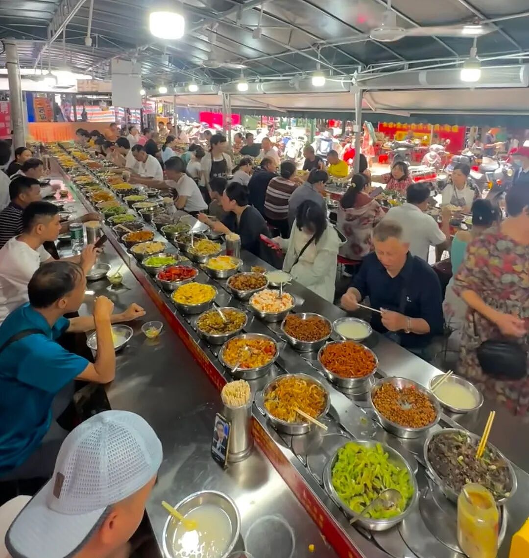 2026最“暴利”零食店,困在商场B1 - 21