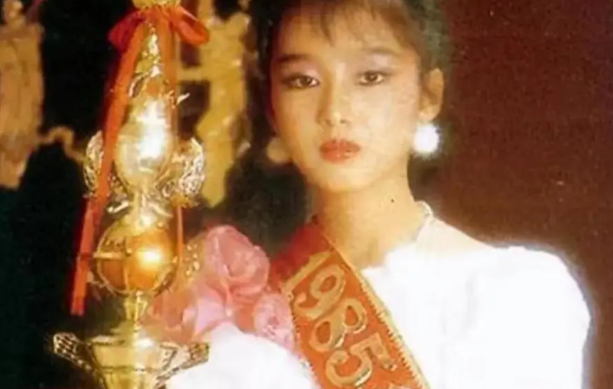 超市惊现天王嫂！这个60岁的女人没有珠宝华服，却让全网羡慕不已（组图） - 3