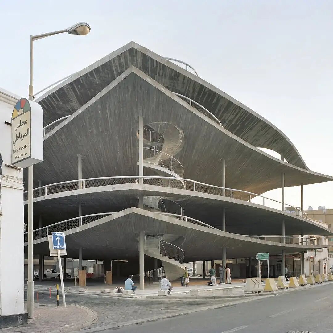 建成3年就被拆?被称“建筑界最酷停车楼”凉了,4座已拆2个!网友:设计师哭晕...(组图) - 1