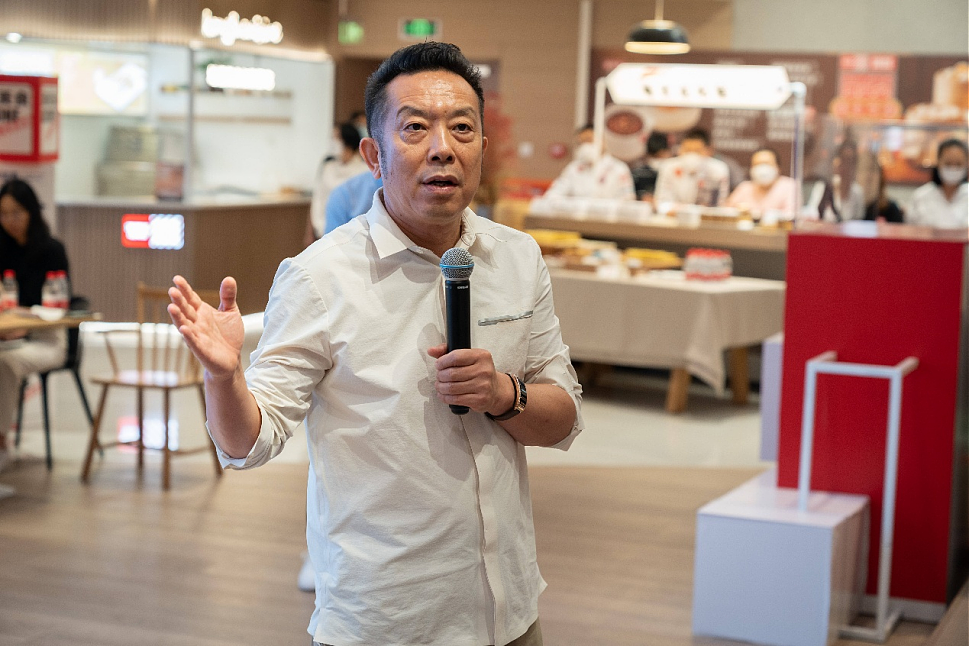 贾国龙卸任西贝CEO,押注40元焖面自救(组图) - 3